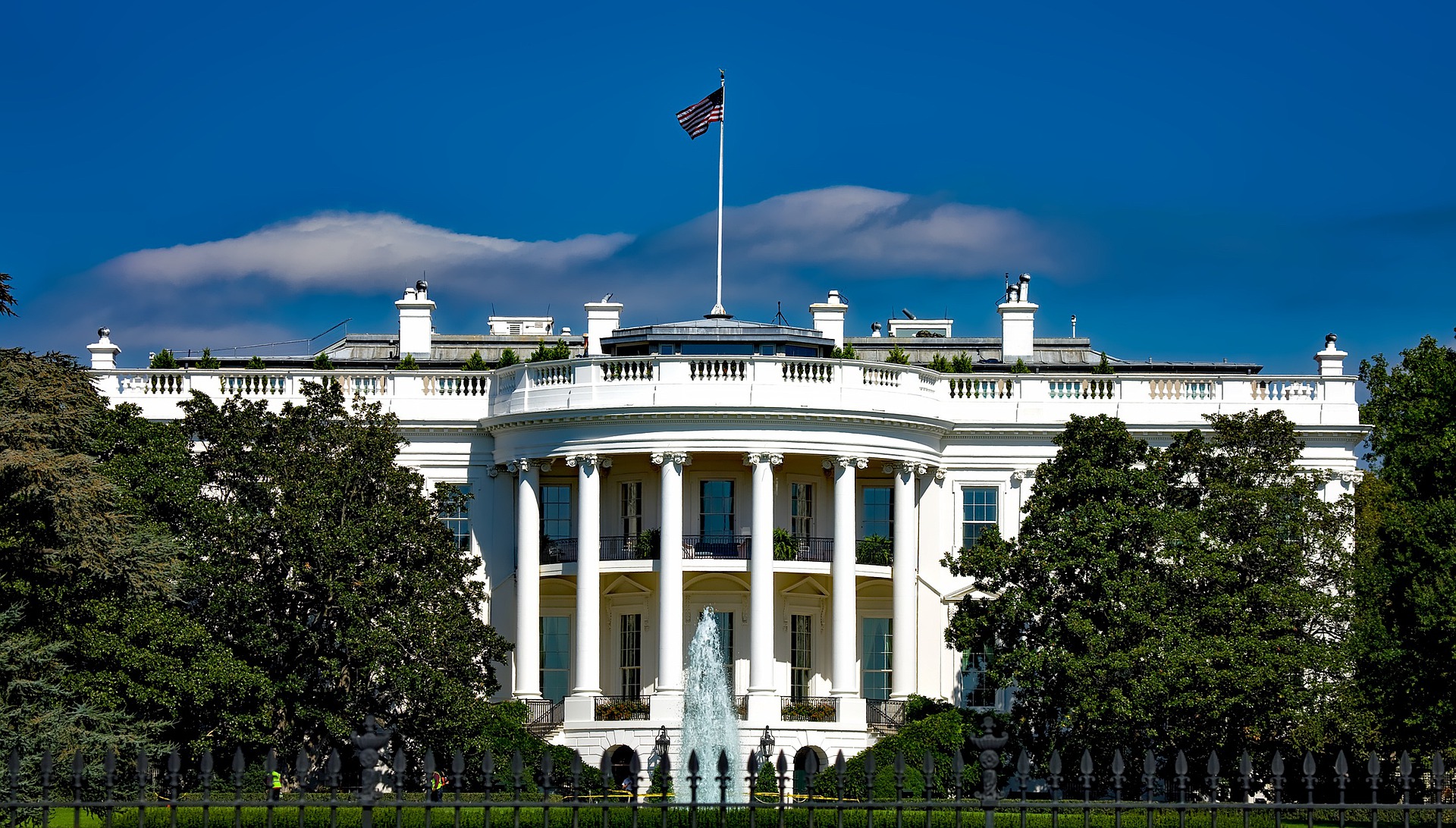 A picture of the White House.